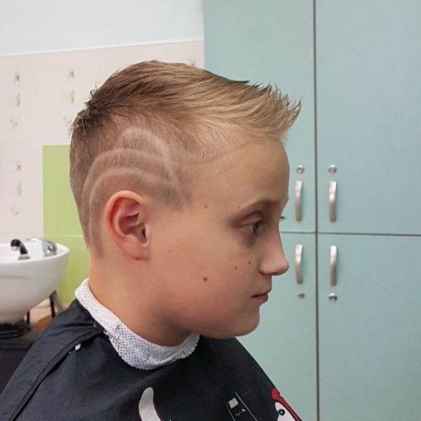 Стрижка с выстригом для мальчика Минск
